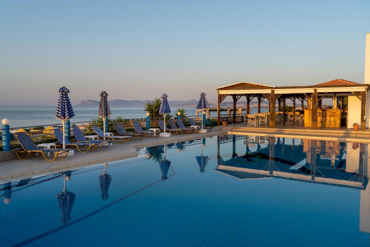 Hotel Mimoza Agia Marina Eksteriør billede