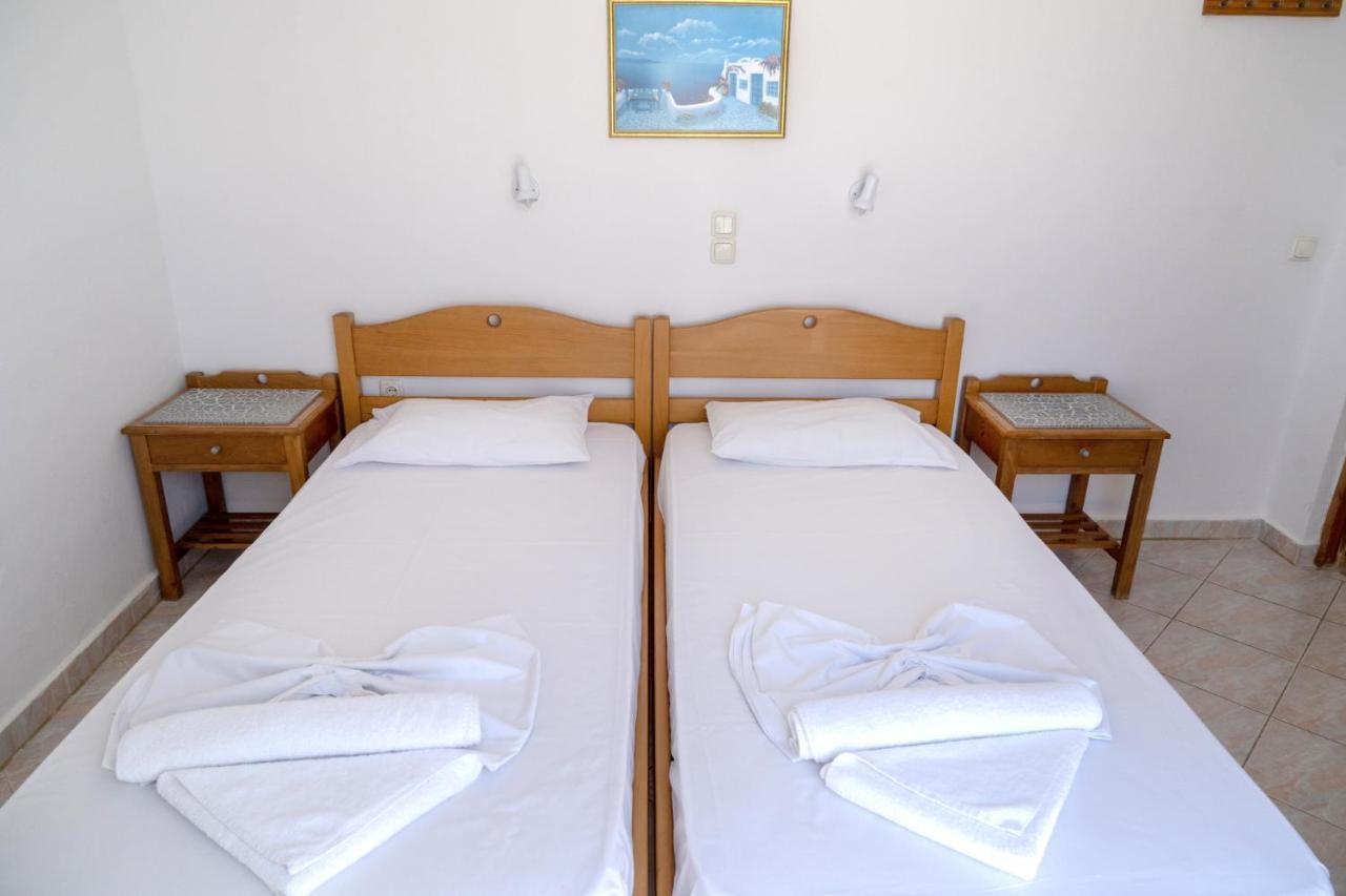 Hotel Mimoza Agia Marina Eksteriør billede